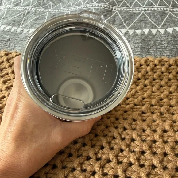 Yeti White Tumbler Cup With Lid - Picture 5 of 7